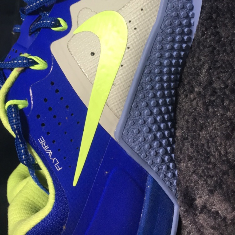 Nike shoes size 6 women’s